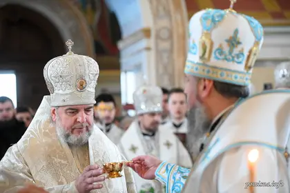 19 січня - Митрополит Симеон співслужив Предстоятелю у Лаврі в день свята Богоявлення